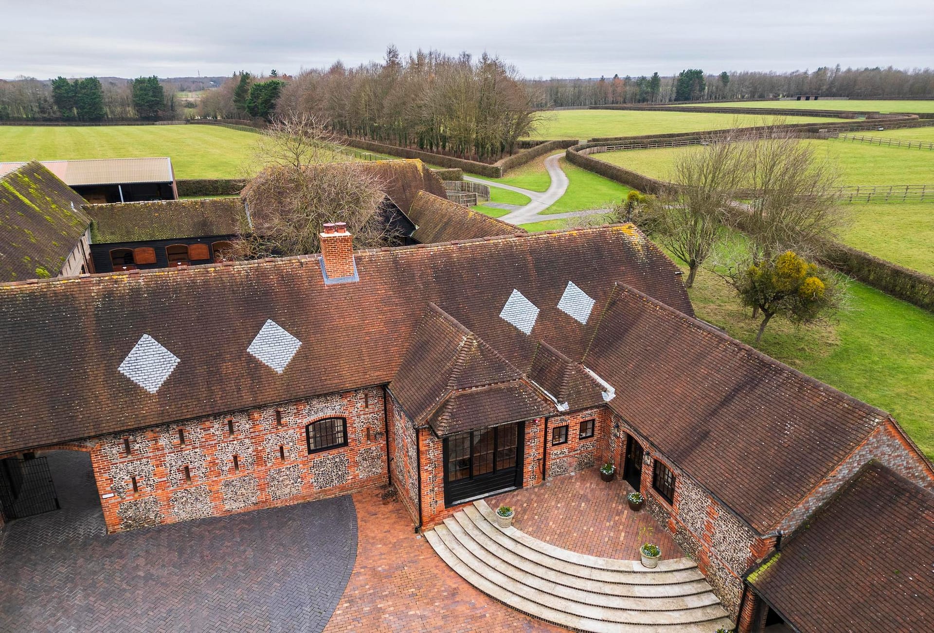 interier na mieru a nabytok na mieru - hacienda london