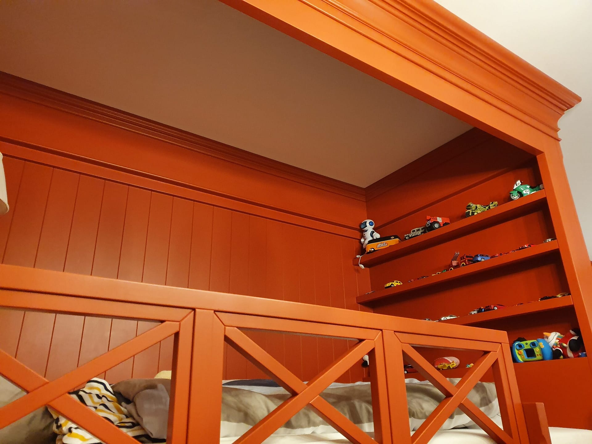 vstavaná poschodová posteľ na mieru