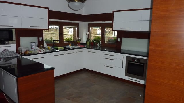 kuchyna na mieru, biela kuchyna