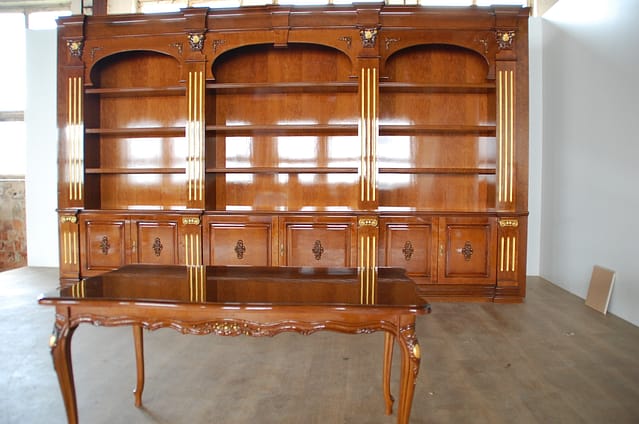 skrina z masívu na mieru