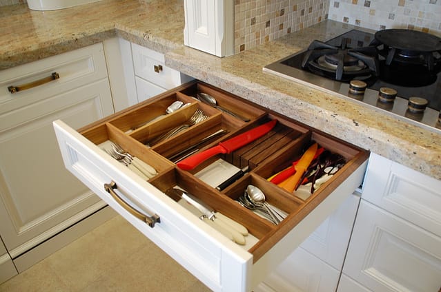 organizer do zasuvky v kuchyni