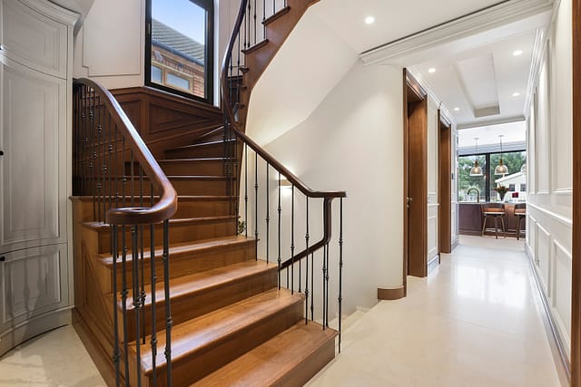 Drevené schody - dub, DUBOVE schody na mieru